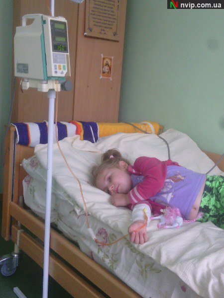 Просять допомогти 4-річній волинянці, хворій на рак