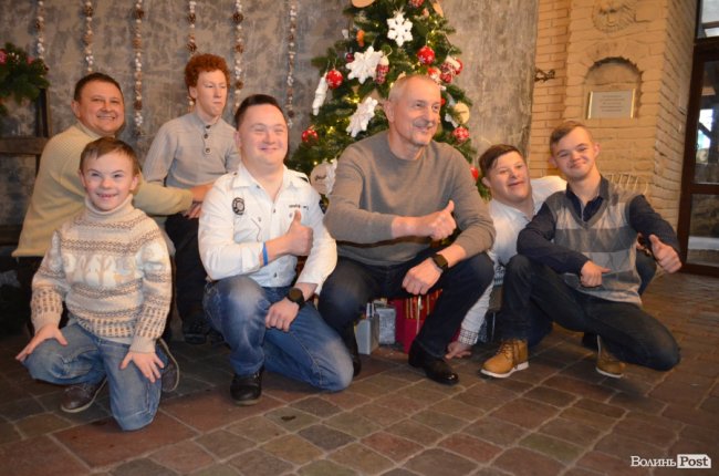 Як Савченко з особливими дітками піцу робив. ФОТО