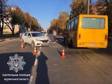 У Луцьку на проспекті Молоді автомобіль зіткнувся із маршруткою