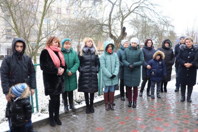 Для інклюзивно-ресурсного центру на Волині придбали спецавтомобіль для дітей