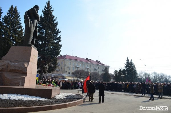 У Луцьку Шевченка вшанували спільним виконанням «Заповіту»