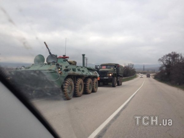 В Сімферополь прямує ешелон російських БТР. ФОТО. ВІДЕО