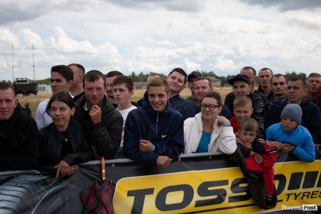 У Луцьку відбулися видовищні авто- і мотогонки. ФОТОРЕПОРТАЖ