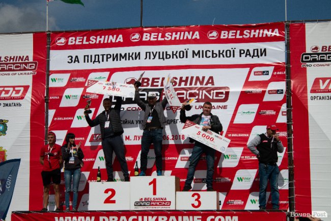 У Луцьку відбулися видовищні авто- і мотогонки. ФОТОРЕПОРТАЖ