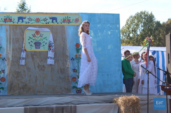 На Волині відбувся показ весільних суконь різних епох. ФОТО