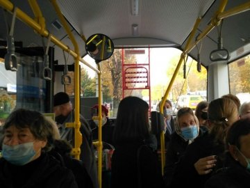 Повідомили, скільки водіїв луцьких маршруток та тролейбусів покарають за порушення карантину