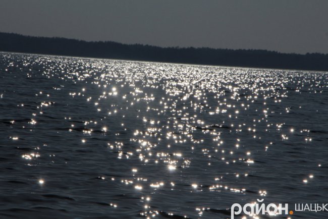 Сонячна осінь на волинському озері. ФОТО