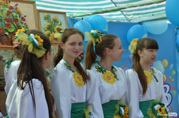 У центрі Луцька – виставка талантів зі всієї області. ФОТО 