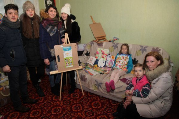 Дочка загиблого Героя отримала подарунки від волонтерів