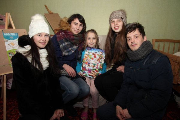 Дочка загиблого Героя отримала подарунки від волонтерів