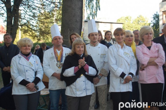 «Бурштинова осінь»: страви, мода і музика