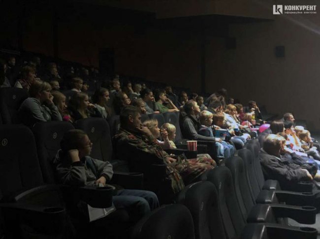 Театральна вистава та подарунки: у Луцьку влаштували свято дітям атовців