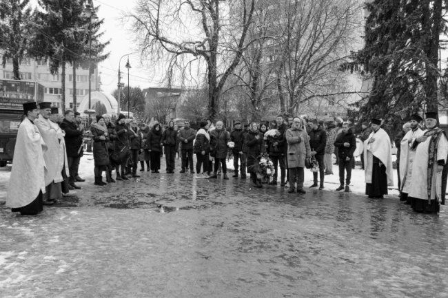 Лучани провели в останню путь Захисника Юрія Волошина