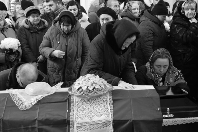 У Луцьку поховали трьох захисників, які загинули, захищаючи Україну