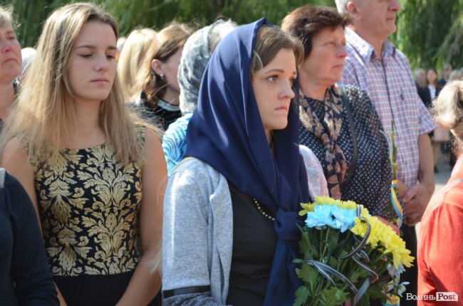 «Був сміливим, добрим і завжди допомагав»: у Луцьку попрощалися з Героєм Юрієм Лавренчуком. ФОТОРЕПОРТАЖ