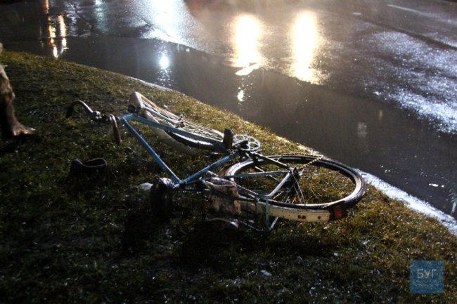 У Володимирі-Волинському легковик наїхав на велосипедиста