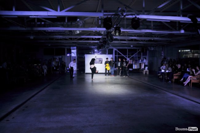 Свято краси і моди: як мийку в Луцьку перетворили на модний подіум