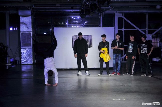 Свято краси і моди: як мийку в Луцьку перетворили на модний подіум