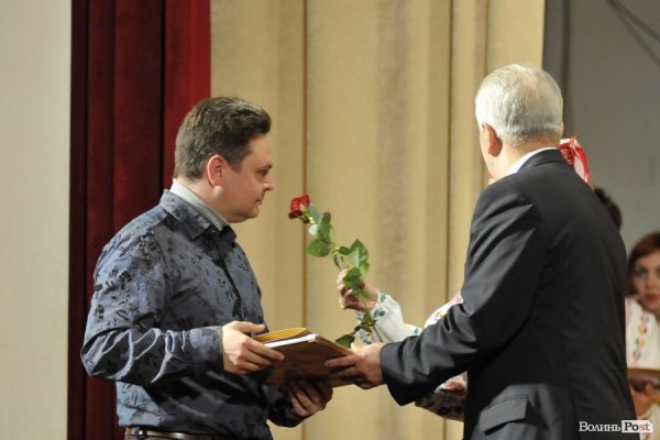 У Луцьку нагороджували працівників телебачення, радіо і зв’язку. ФОТО