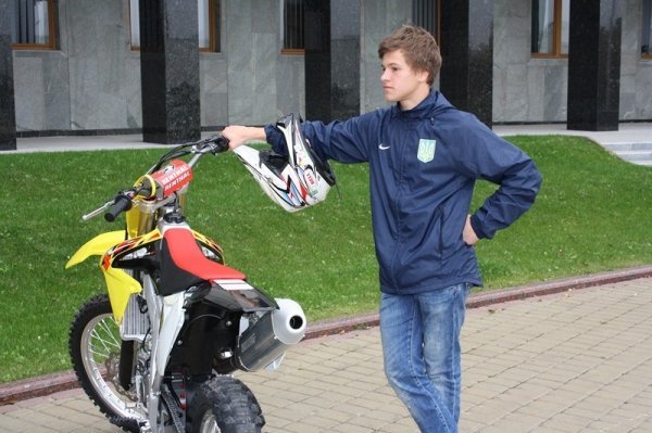 Волинському чемпіону з мотокросу – мотоцикл у подарунок. ФОТО