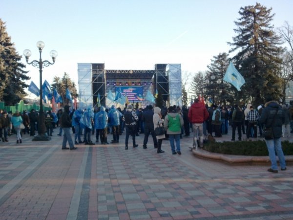 Під Верховною Радою - два мітинги та «Беркут». ФОТО