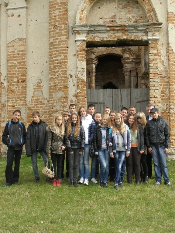 Луцькі школярі проїхалися історичними місцями Волині. ФОТО