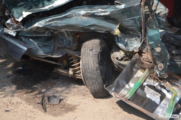 У Луцьку в аварії «знесло» півавто: водій у важкому стані. ФОТО 