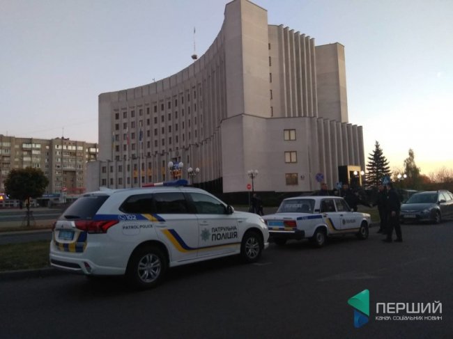 Вогні у нічному місті: у Луцьку  –  смолоскипний хід. ВІДЕО