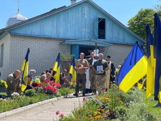На Волині попрощалися із загиблим бійцем. ФОТО