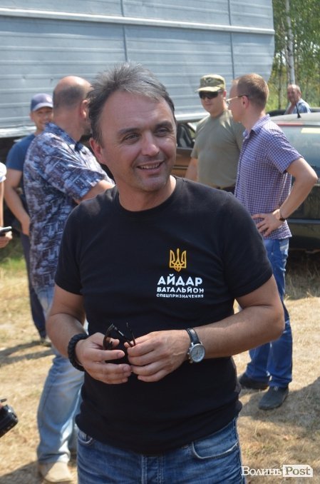 Міністр екології на власні очі побачила незаконні копанки бурштиношукачів. ФОТО