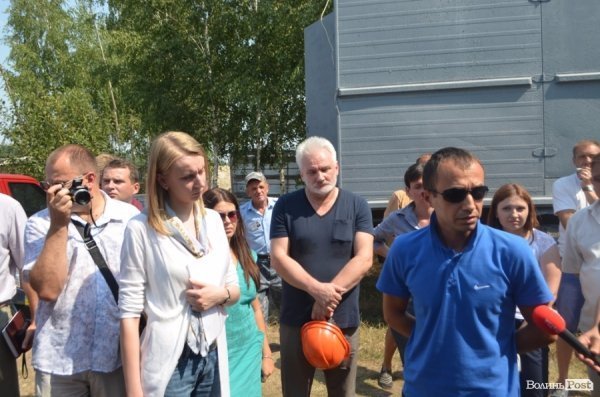 Міністр екології на власні очі побачила незаконні копанки бурштиношукачів. ФОТО