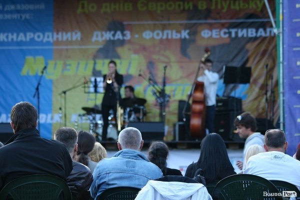 У Луцьку співають джаз до ночі
