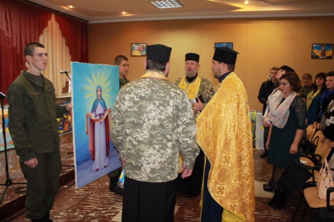 Волинські діти подарували нацгвардійцям власноруч написану ікону