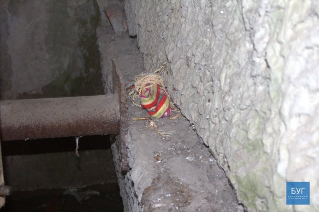 У Нововолинську руйнується підвал будинку: мешканці бояться обвалу. ФОТО