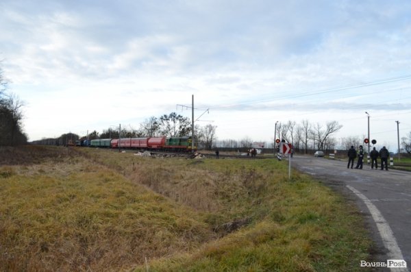 На Волині поїзд влетів у вантажівку і загорівся: подробиці аварії. ФОТО