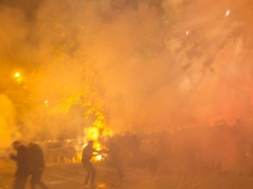 У Чорногорії масові заворушення, поліція застосувала сльозогінний газ і шумові гранати. ВІДЕО