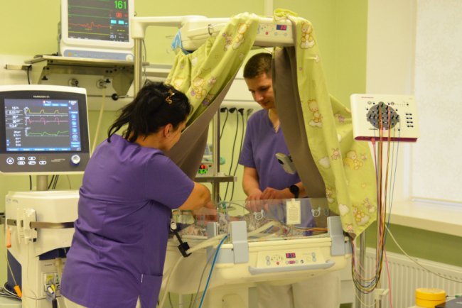 У Луцьку відкрили оновлений неонатальний центр для немовлят-«поспішайок». ФОТО