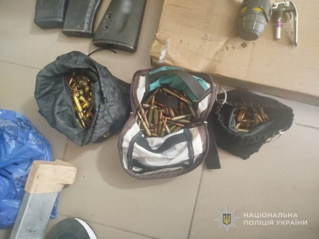У лучанина виявили схрон зброї