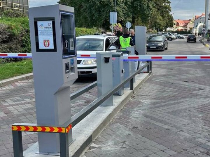 Затвердили тарифи на паркування в центральній частині Луцька