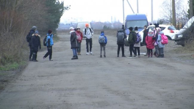 Селяни на Волині майже 40 років живуть без дороги. ВІДЕО