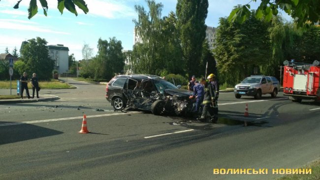 У Луцьку втаранилися Volvo та автобус. ФОТО