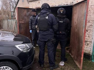 Шахраї з Дніпра видурили у волонтерів і військових 1,2 мільйона