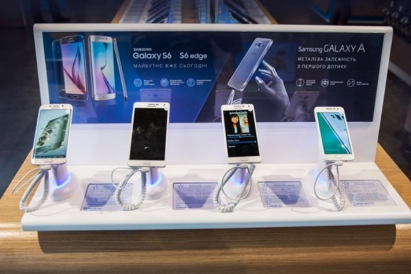 Смартфони, планшети та 3G: у Луцьку відкрили новий магазин Київстар*