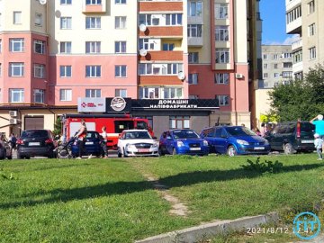 У Луцьку горіла багатоповерхівка. ФОТО