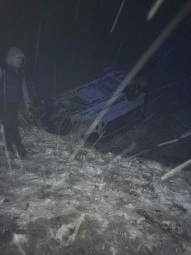 Аварія на Волині: мікроавтобус перекинувся на дах. ФОТО