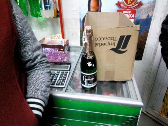 Сказали, які магазини у Луцьку попалися на «нічному» алкоголі