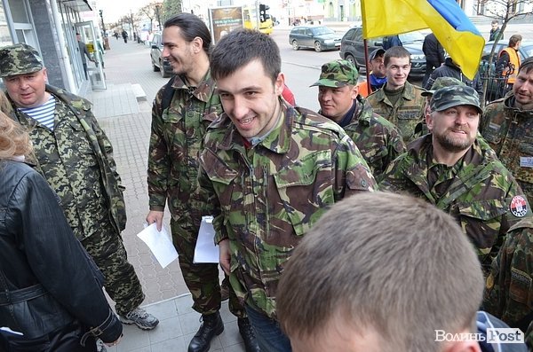 У Луцьку революціонери навідалися до «агентів Кремля». ФОТО