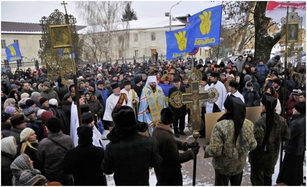 «Євронеділя» в Луцьку: віче, хода та панахида. ФОТО