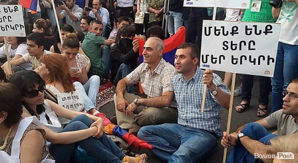 У Вірменії силовики розігнали протестувальників. ФОТО. ВІДЕО