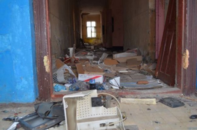 У Любомлі руйнується колишнє приміщення МРЕВ